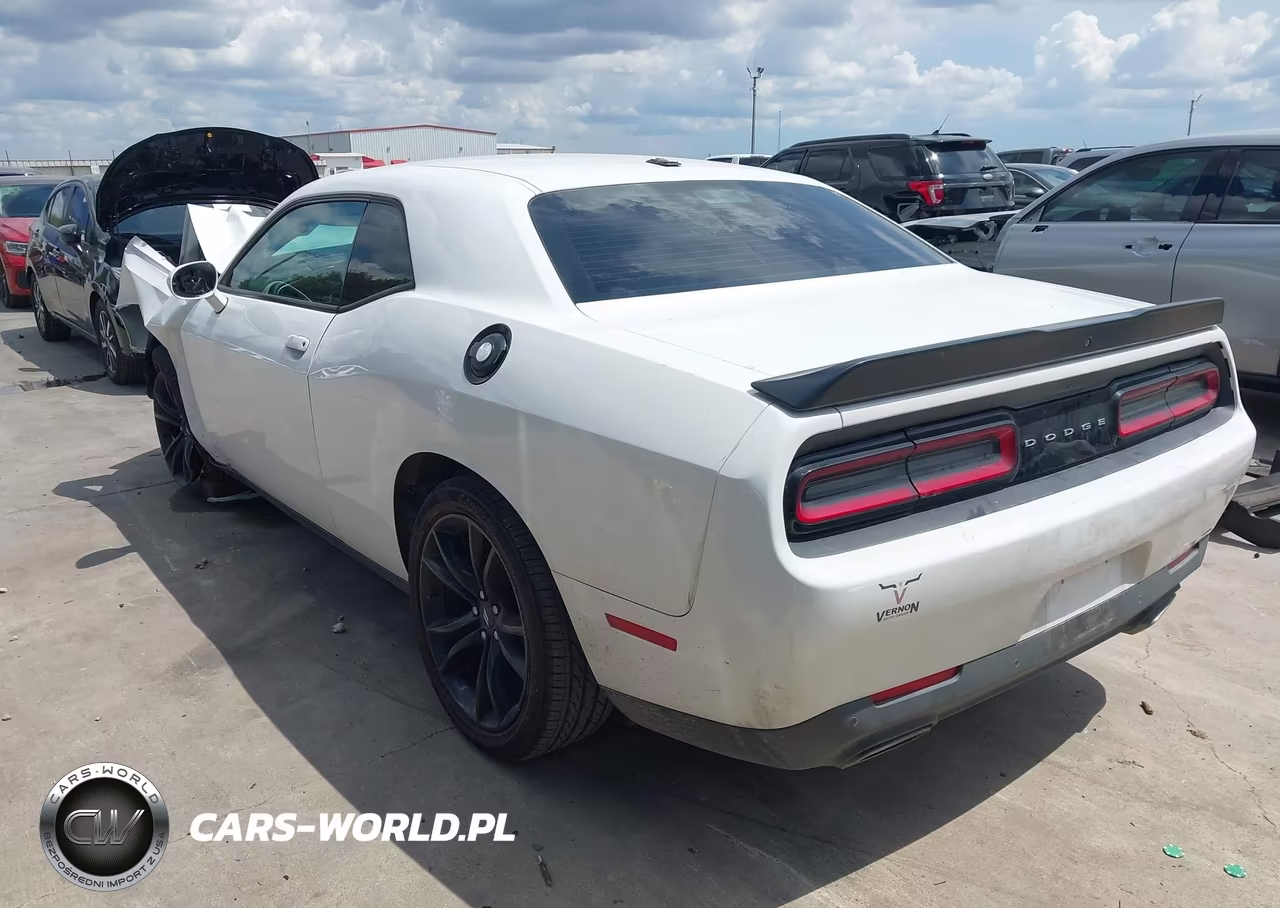 2018 Dodge Challenger Sxt Plus VIN:2C3CDZAG6JH216986 - 3