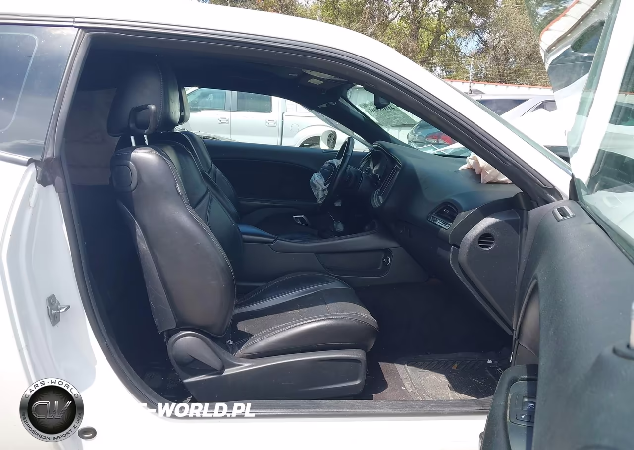2018 Dodge Challenger Sxt Plus VIN:2C3CDZAG6JH216986 - 5