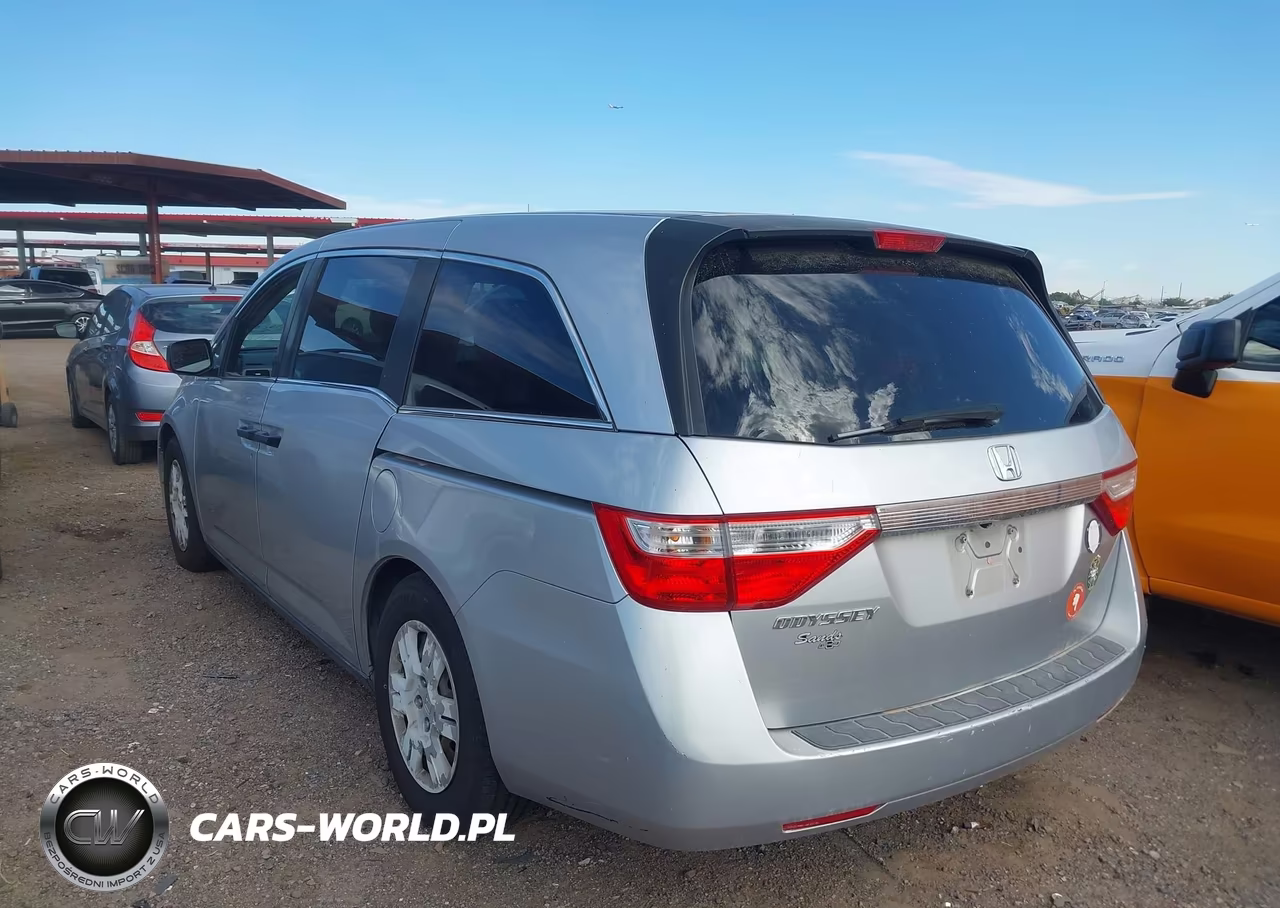 2013 Honda Odyssey Lx VIN:5FNRL5H23DB057706 - 3