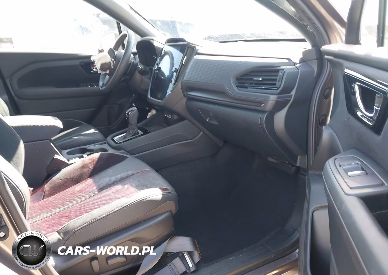 2025 Subaru Forester Touring Hybrid VIN:JF2SLSTD9SH433672 - 18