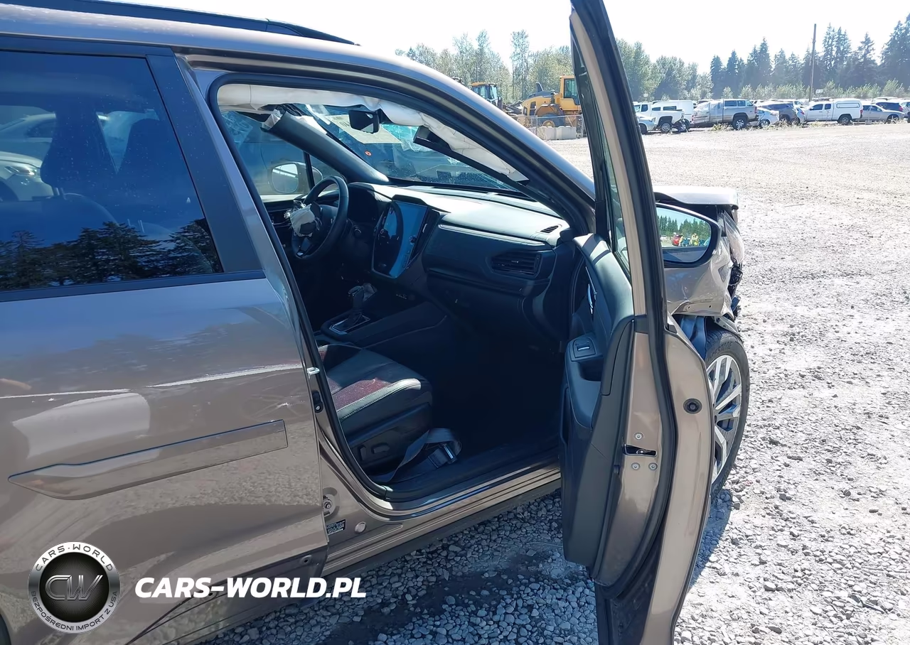 2025 Subaru Forester Touring Hybrid VIN:JF2SLSTD9SH433672 - 5