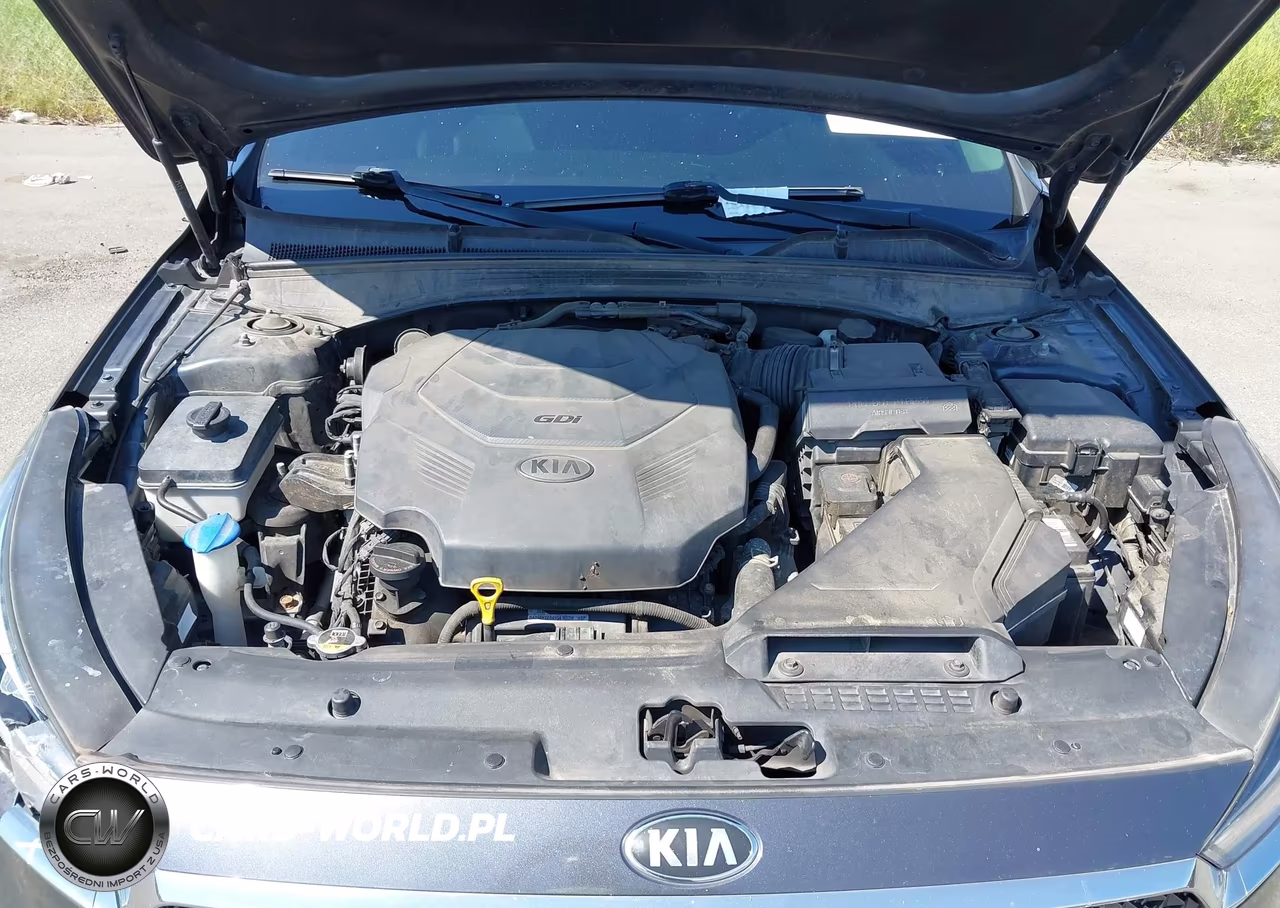2018 Kia Cadenza Premium VIN:KNALC4J10J5119543 - 10