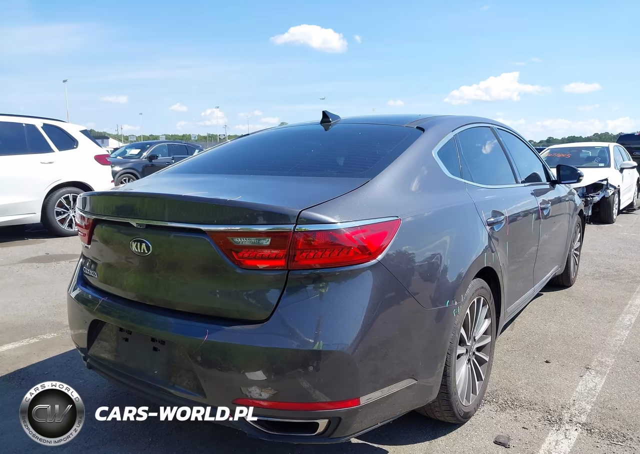2018 Kia Cadenza Premium VIN:KNALC4J10J5119543 - 4