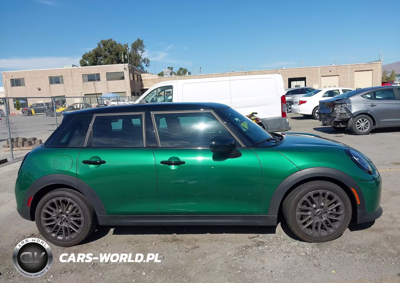 2025 Mini Hardtop Cooper S VIN:WMW53GD05S2W94690 - 13