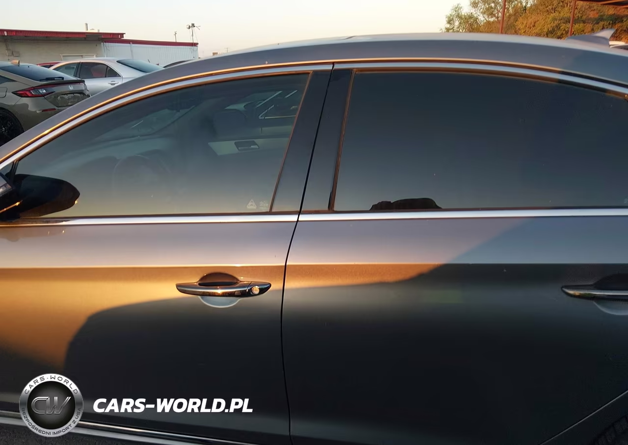 2018 Hyundai Sonata Sport VIN:5NPE34AF3JH655376 - 14
