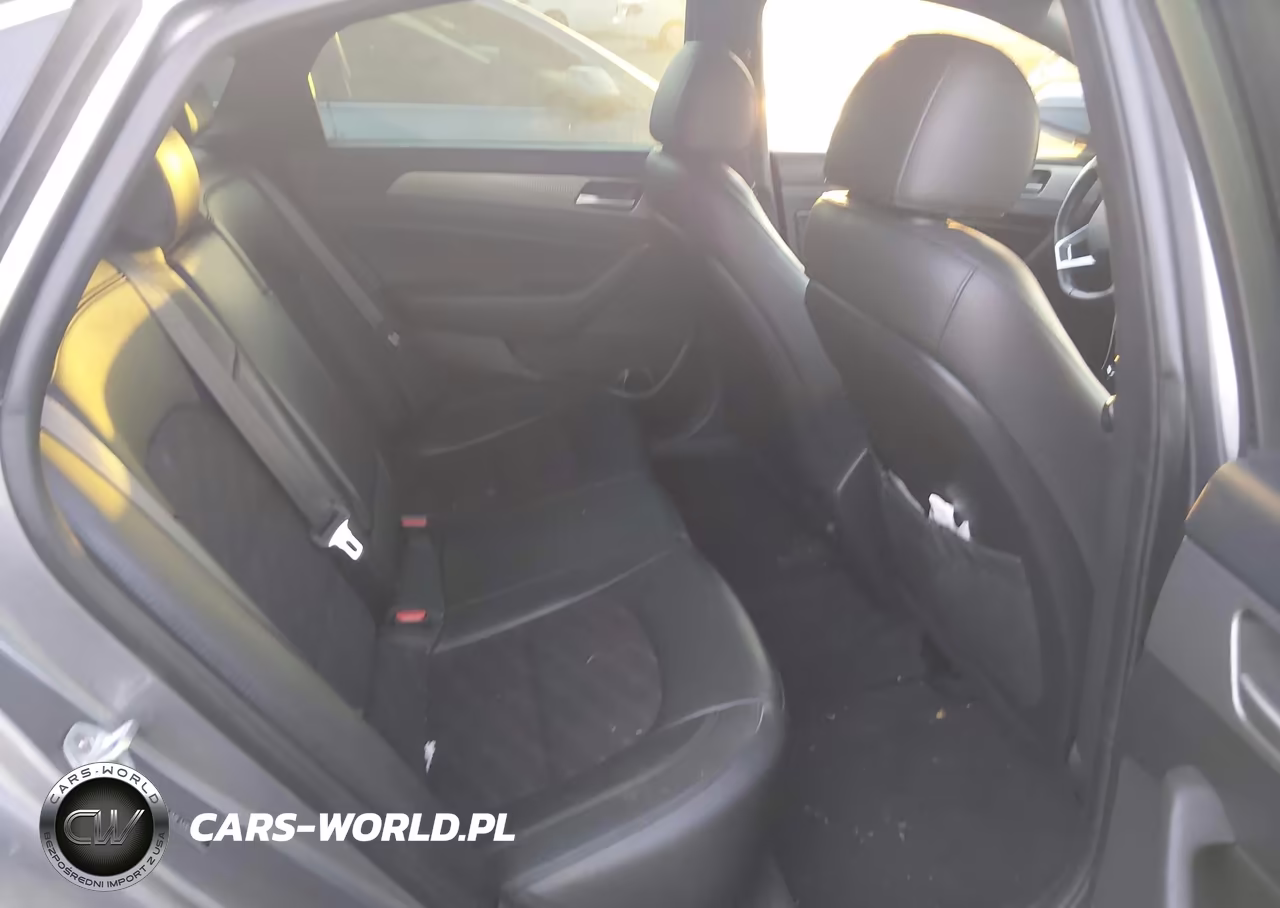 2018 Hyundai Sonata Sport VIN:5NPE34AF3JH655376 - 8