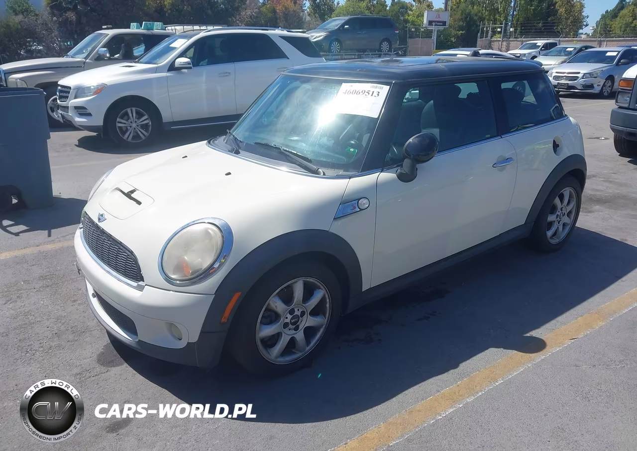 2009 Mini Cooper S VIN:WMWMF73529TW87572 - 2