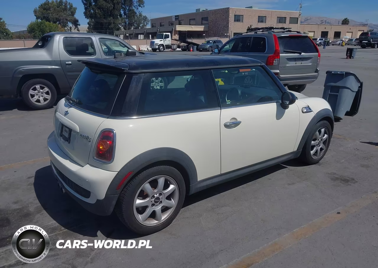 2009 Mini Cooper S VIN:WMWMF73529TW87572 - 4