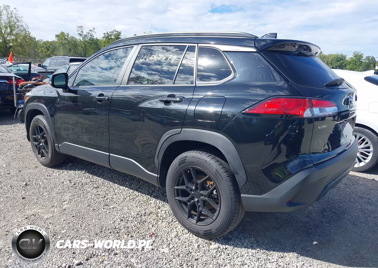2022 Toyota Corolla Cross Le VIN:7MUBAAAG5NV032492 - 3
