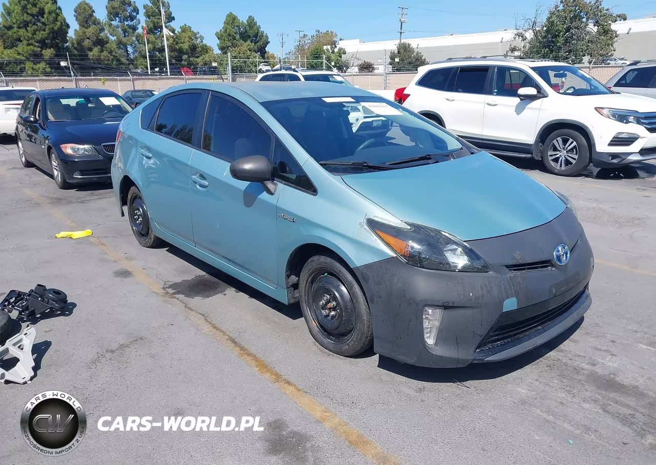 2015 Toyota Prius Three – zdjęcie 1 z 17