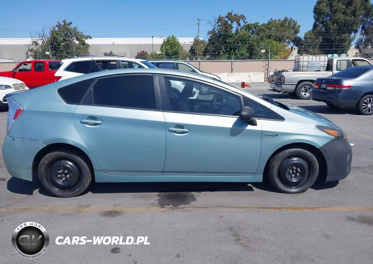 2015 Toyota Prius Three VIN:JTDKN3DU6F1959821 - 14