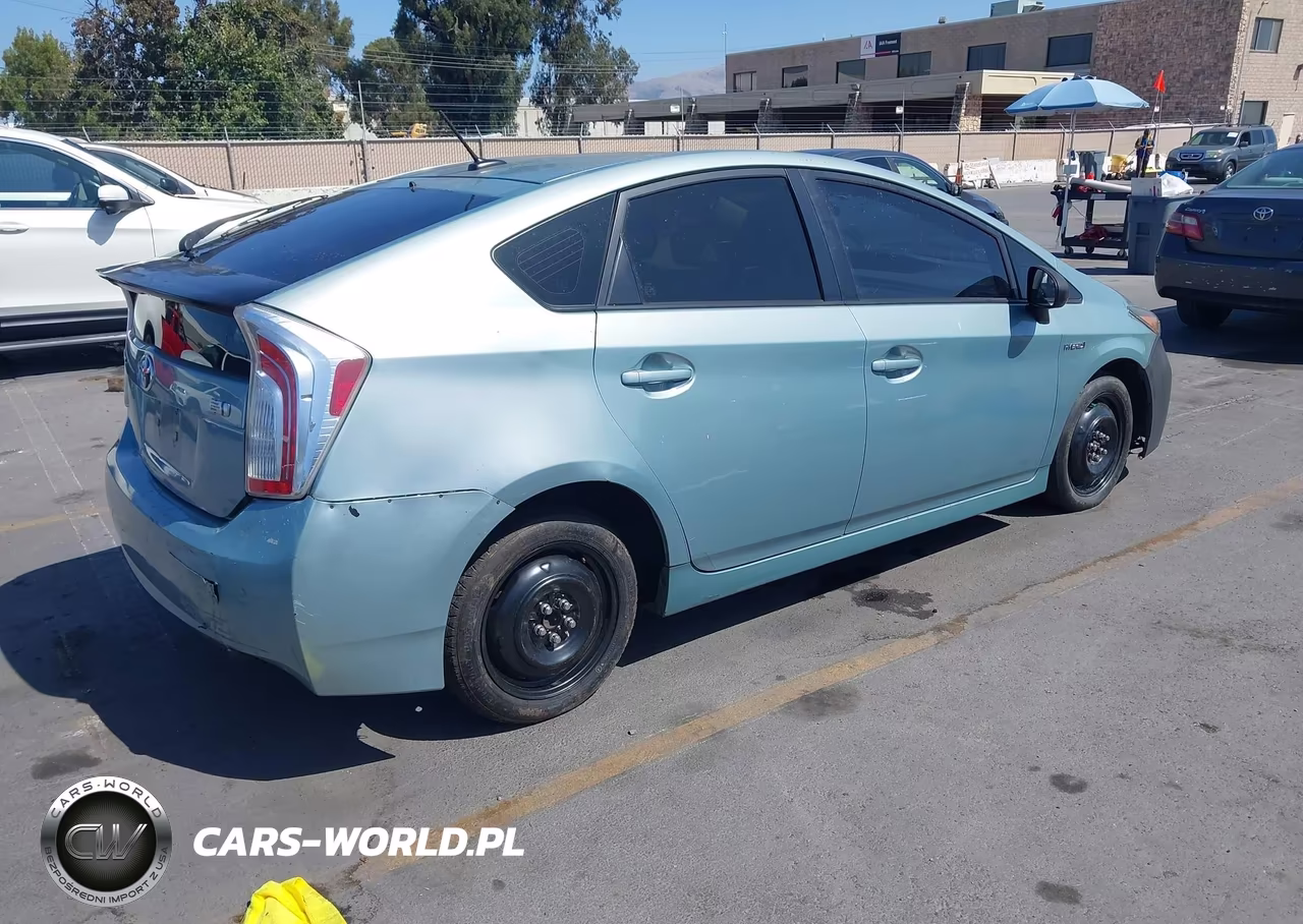2015 Toyota Prius Three VIN:JTDKN3DU6F1959821 - 4