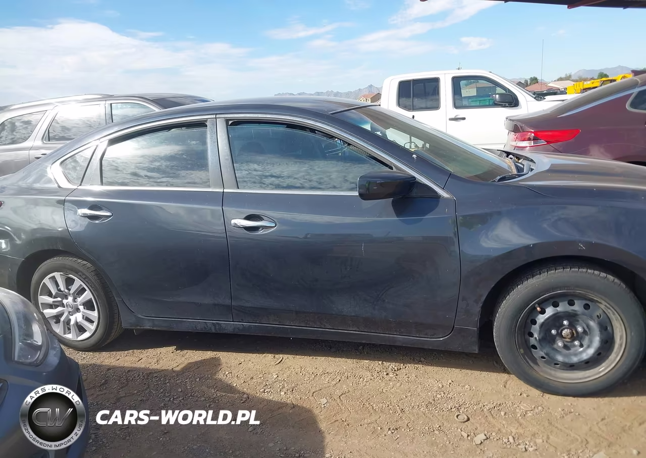 2018 Nissan Altima 2.5 S VIN:1N4AL3AP6JC296009 - 13