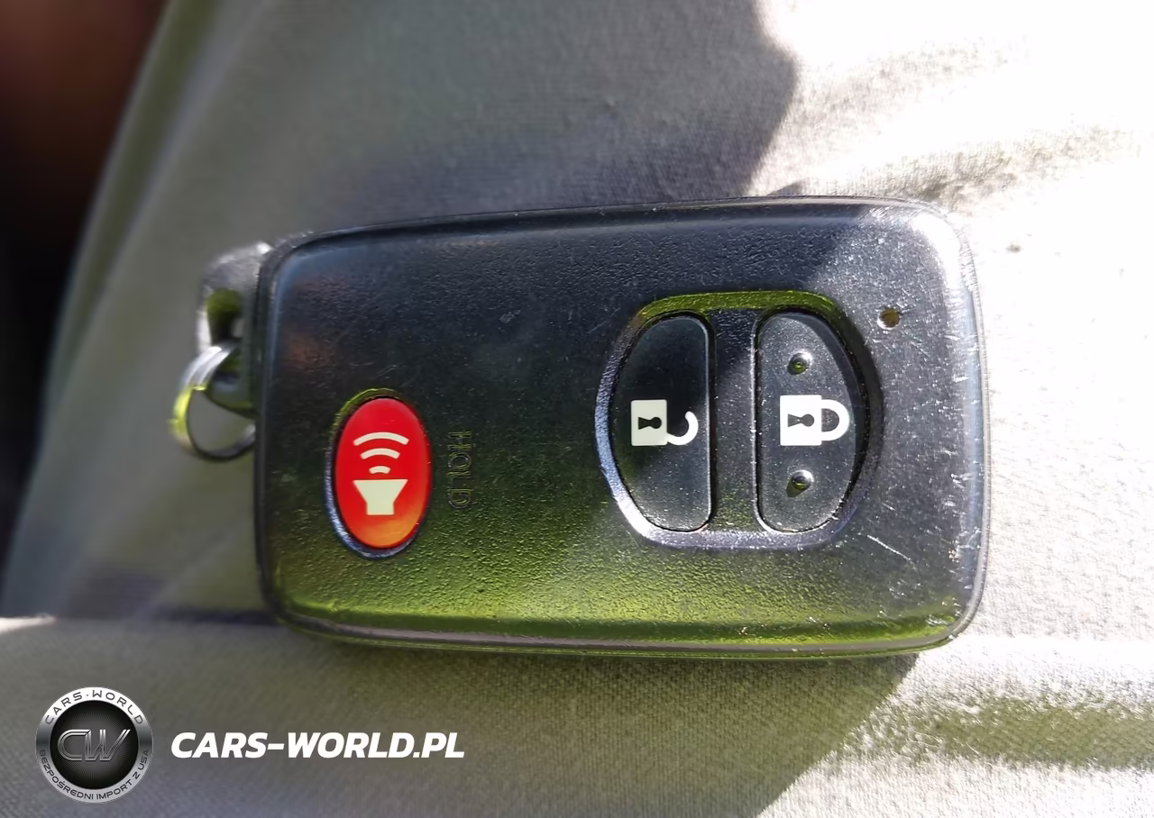 2013 Toyota Prius Two VIN:JTDKN3DU4D1687055 - 11