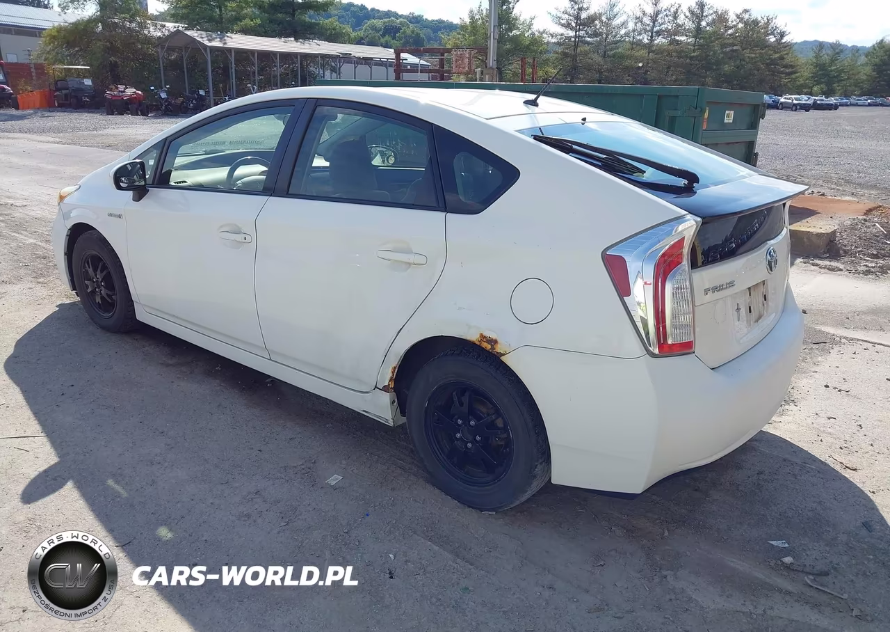 2013 Toyota Prius Two VIN:JTDKN3DU4D1687055 - 3