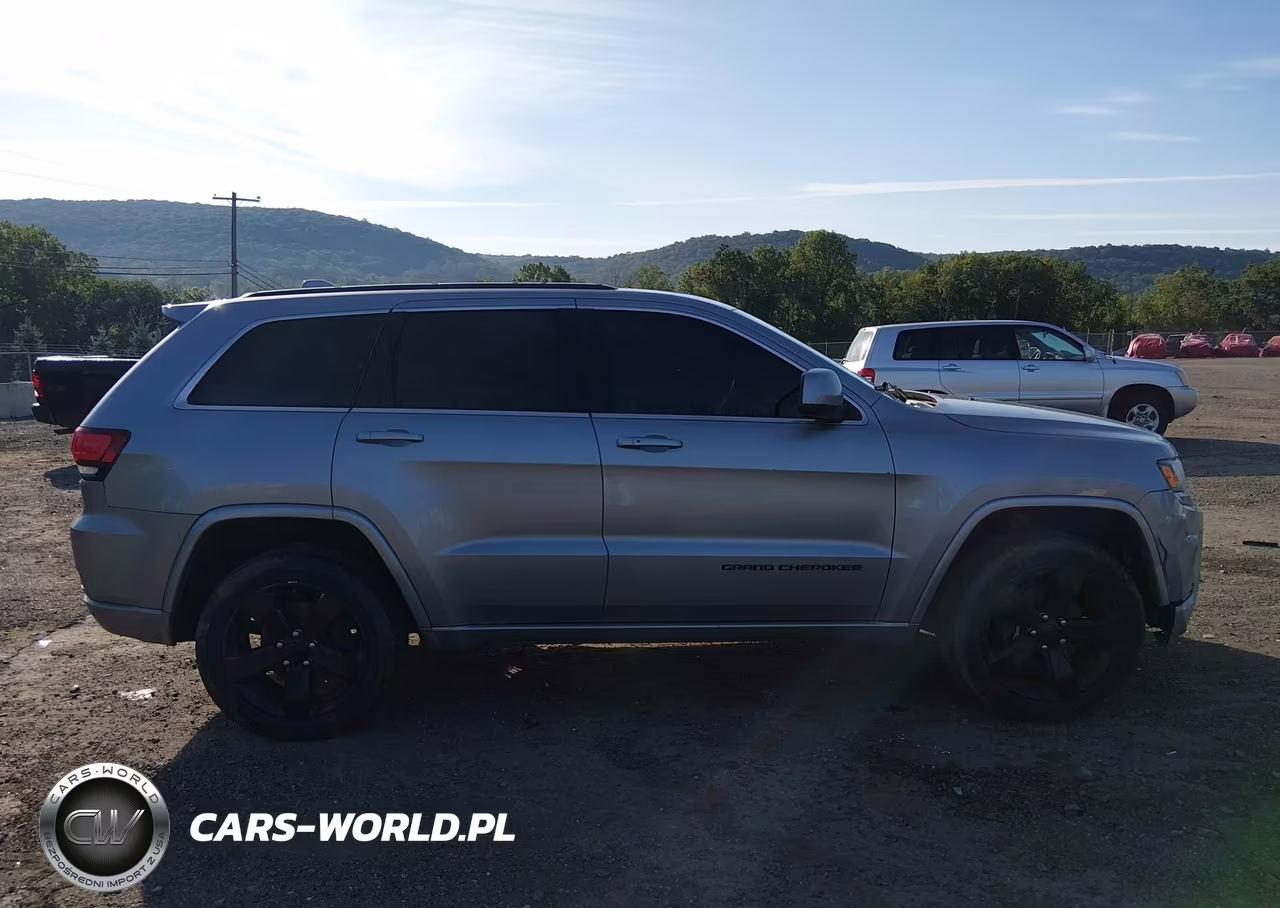 2015 Jeep Grand Cherokee Altitude VIN:1C4RJFAG6FC893382 - 13