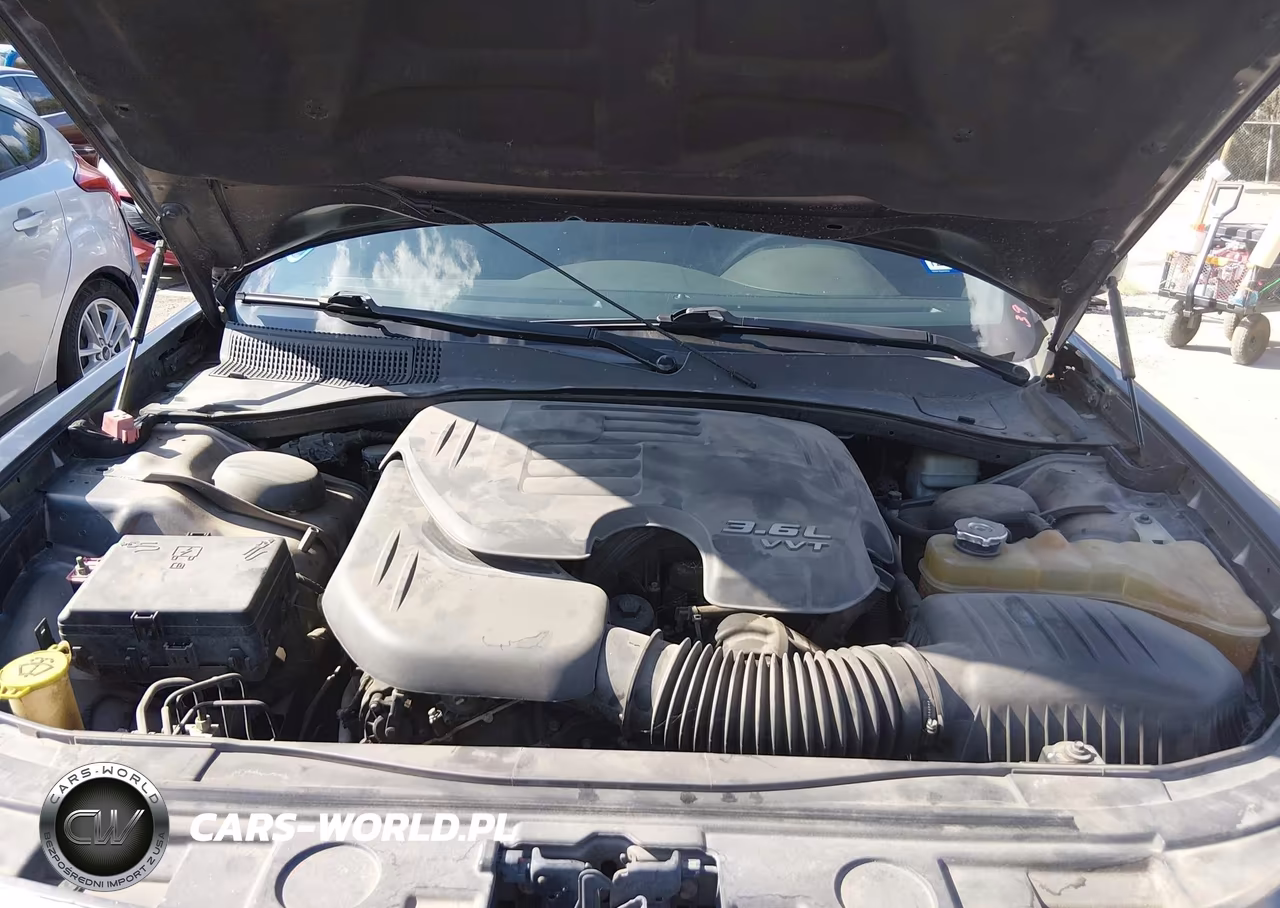2013 Chrysler 300 Motown VIN:2C3CCAAG1DH588342 - 10