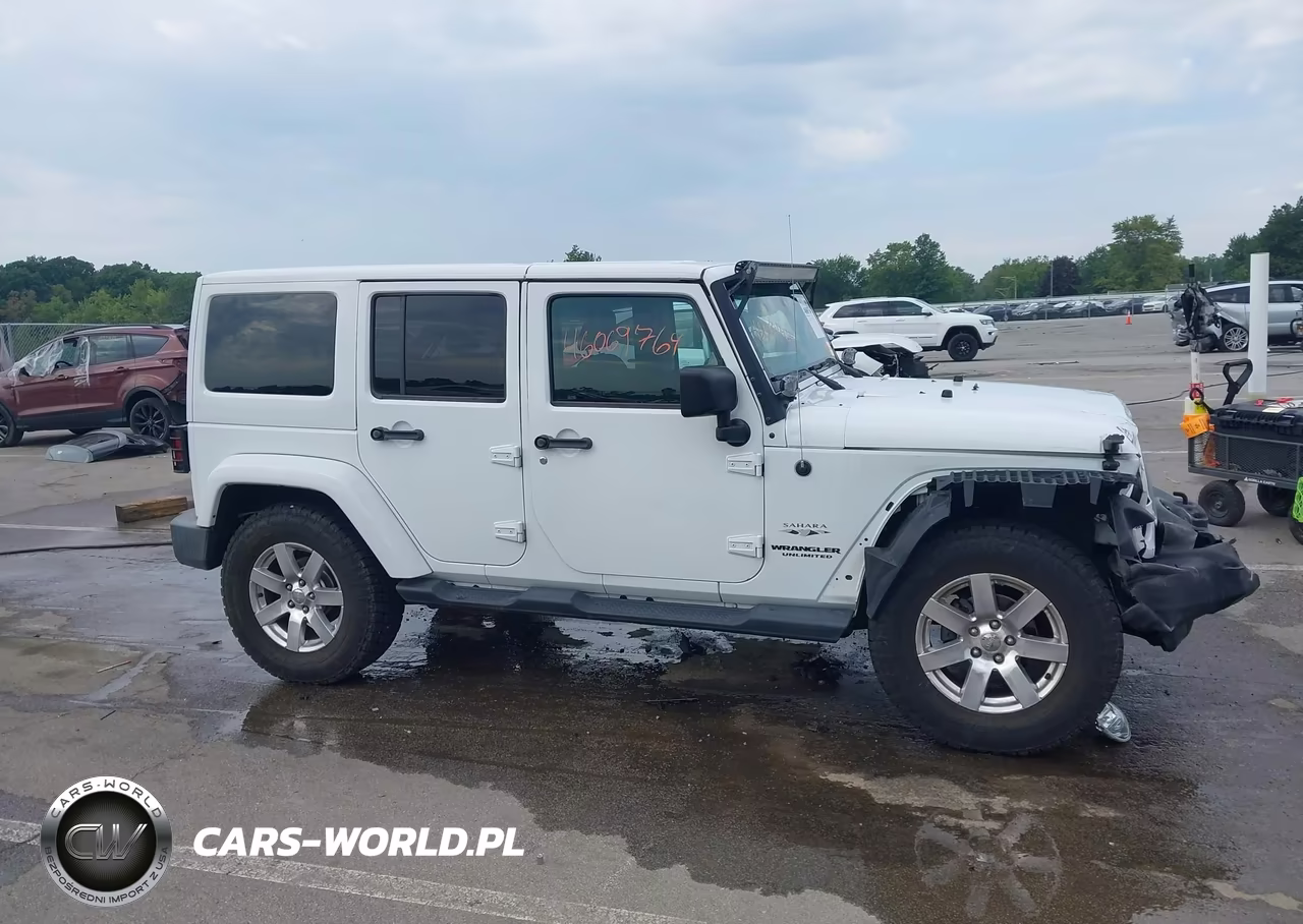 2017 Jeep Wrangler Unlimited Sahara VIN:1C4BJWEG1HL542555 - 14