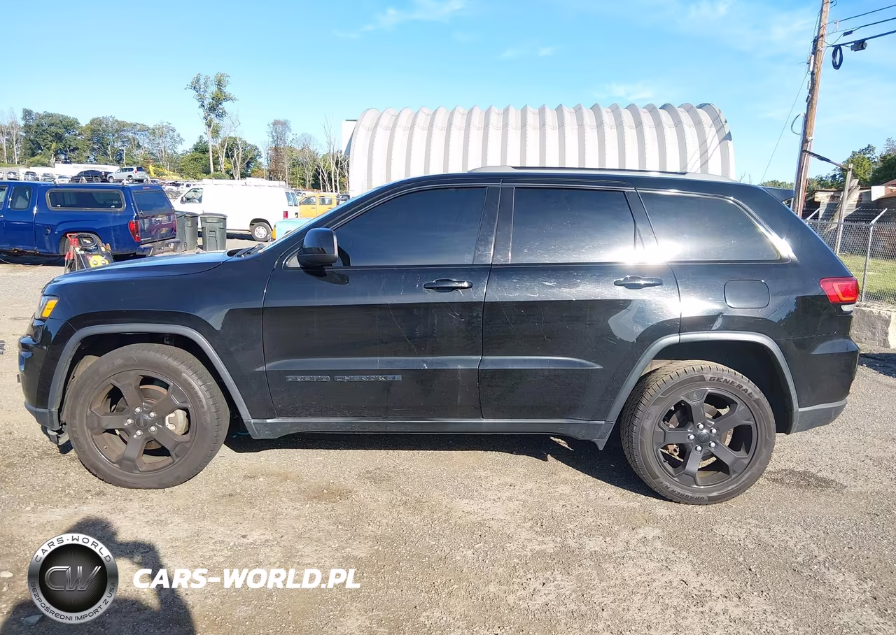 2018 Jeep Grand Cherokee Upland 4X4 VIN:1C4RJFAGXJC426619 - 15
