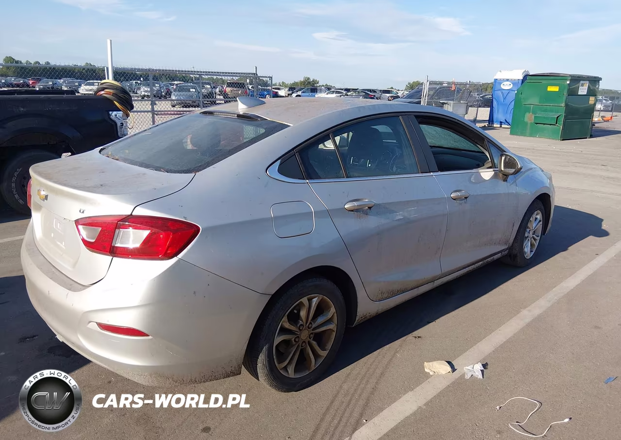 2019 Chevrolet Cruze Lt VIN:1G1BE5SM5K7144931 - 4