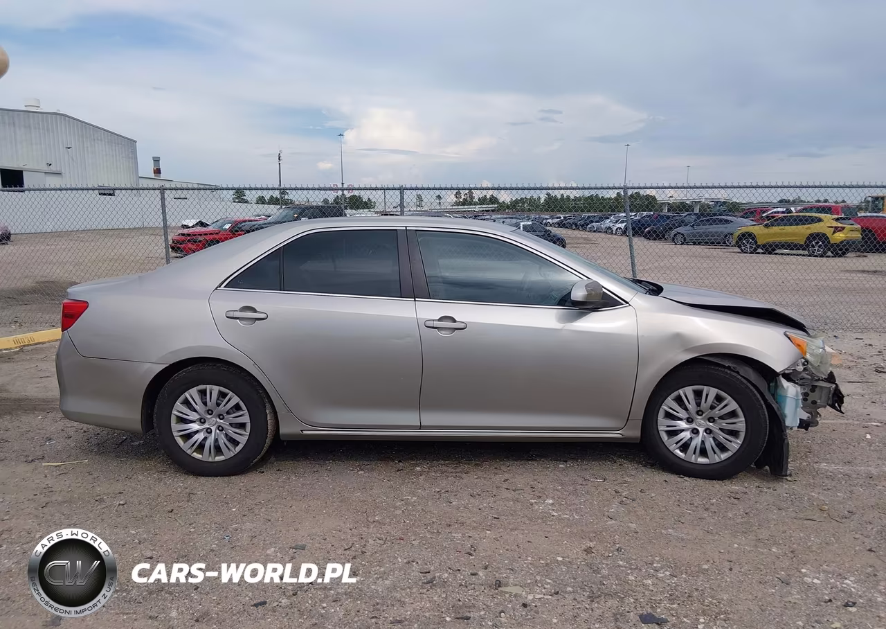 2014 Toyota Camry Le VIN:4T4BF1FK1ER337476 - 14