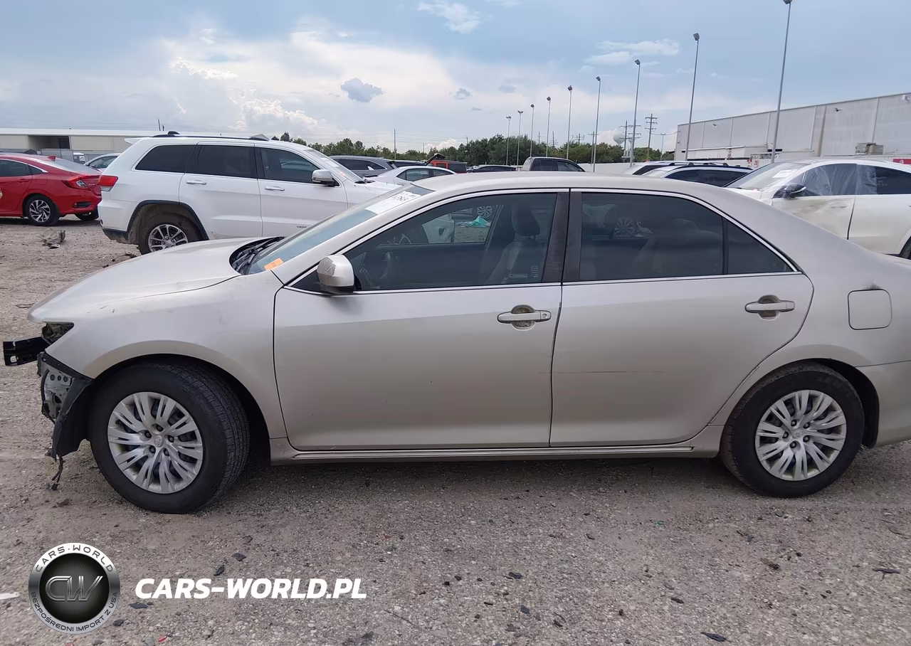 2014 Toyota Camry Le VIN:4T4BF1FK1ER337476 - 15