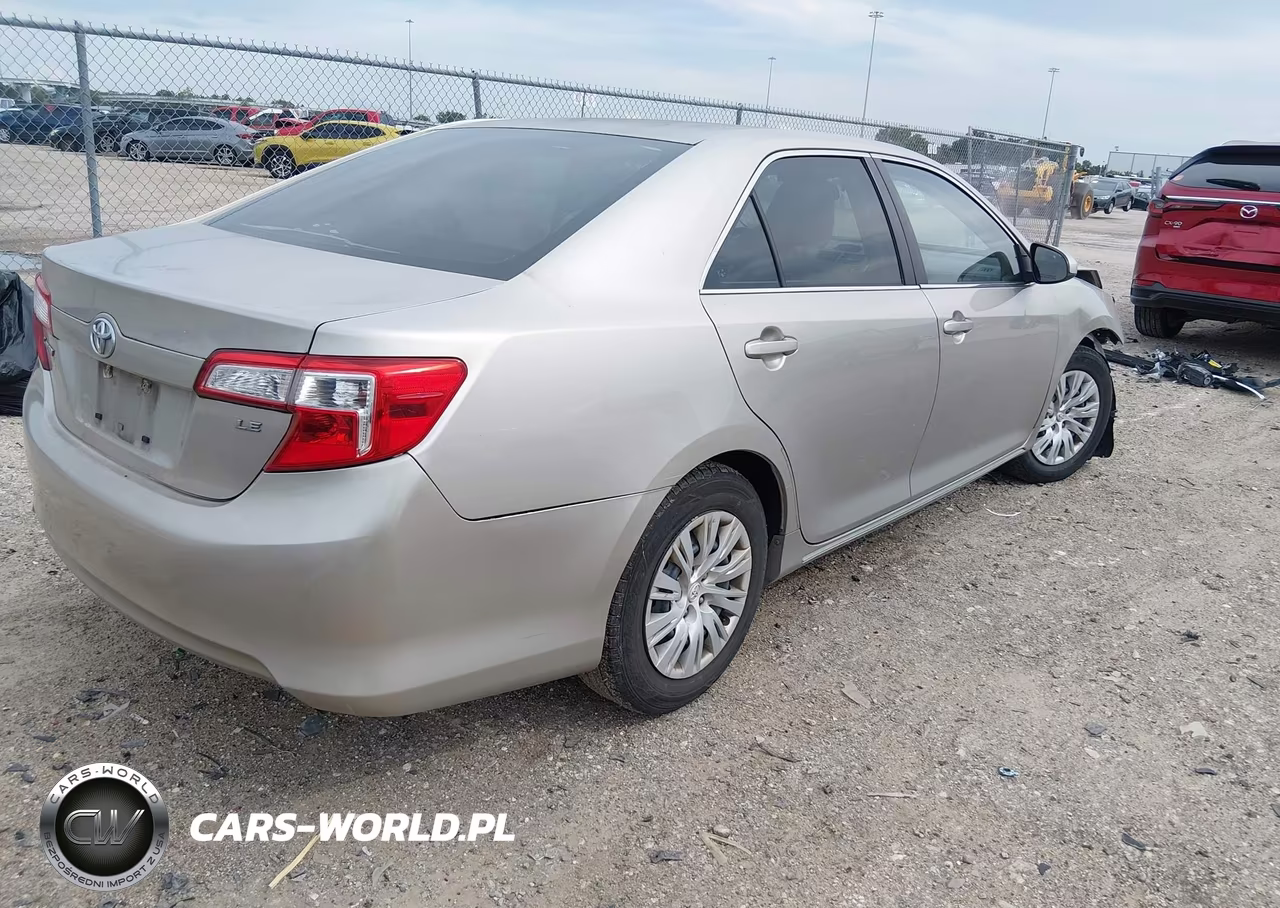 2014 Toyota Camry Le VIN:4T4BF1FK1ER337476 - 4