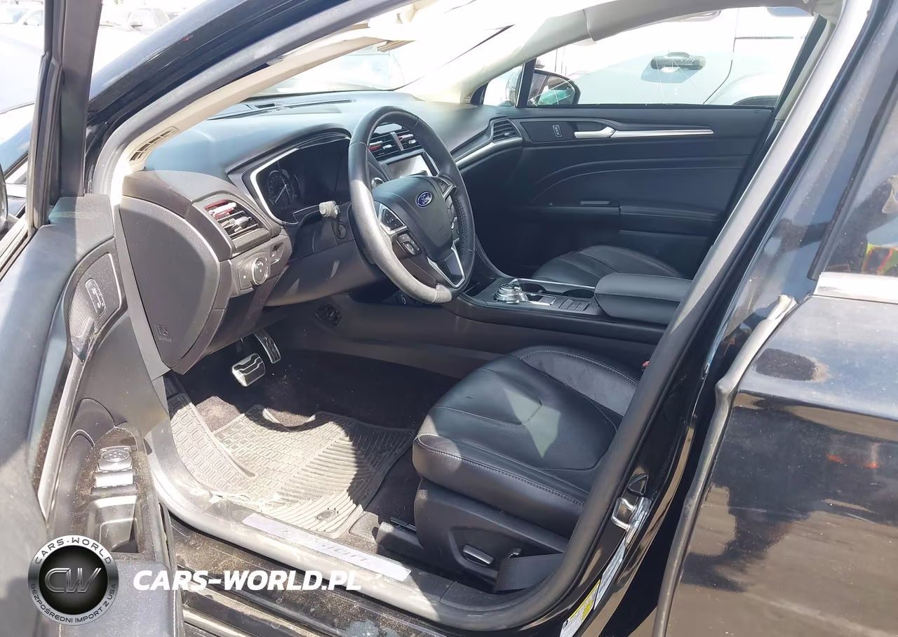 2017 Ford Fusion Energi Titanium VIN:3FA6P0SU5HR273569 - 5