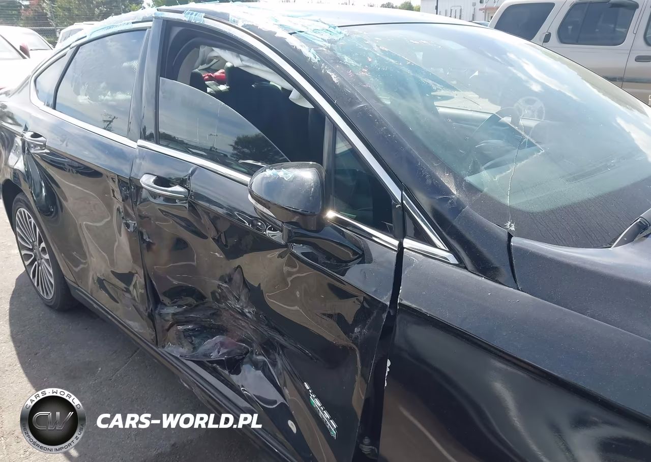 2017 Ford Fusion Energi Titanium VIN:3FA6P0SU5HR273569 - 6