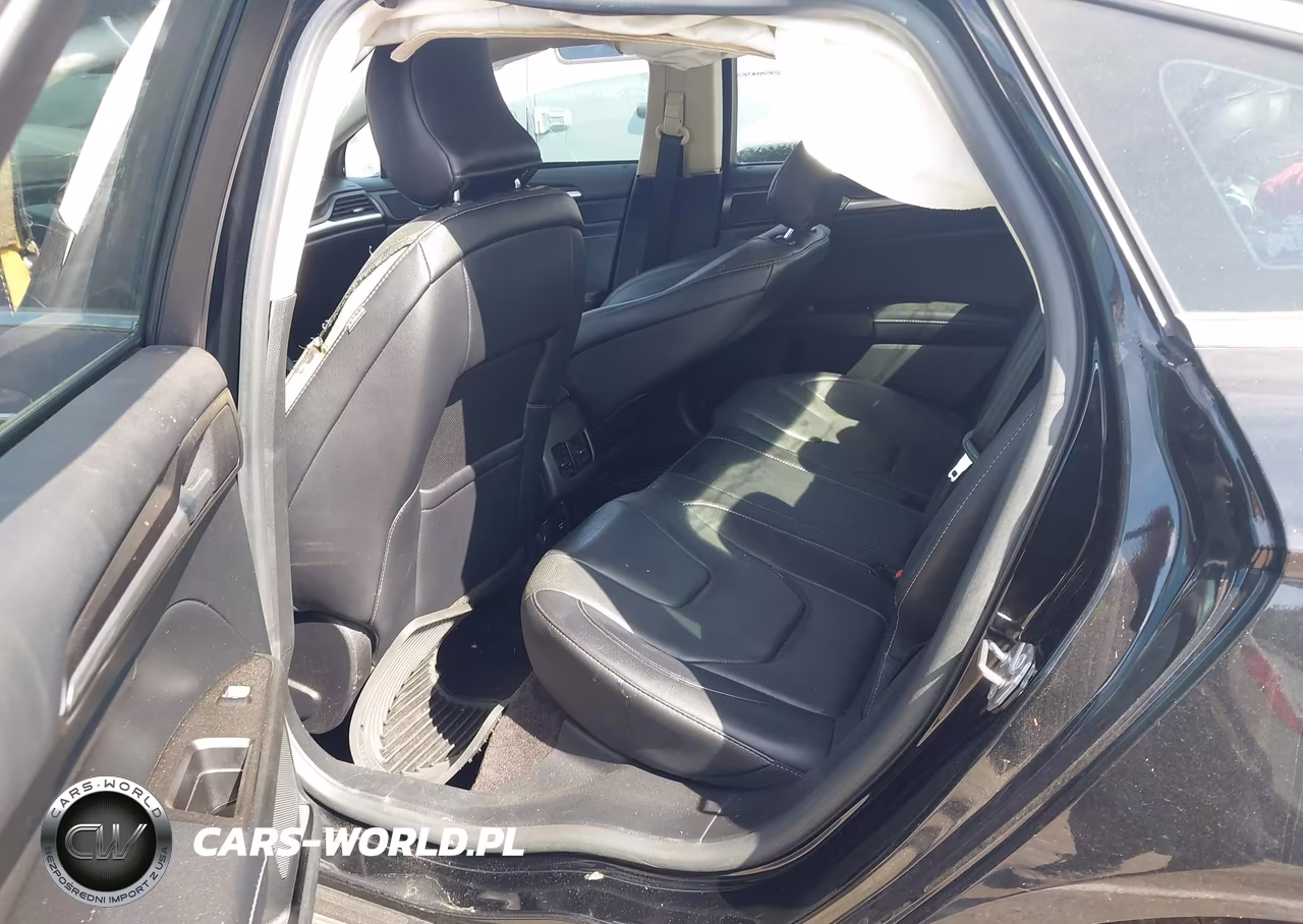 2017 Ford Fusion Energi Titanium VIN:3FA6P0SU5HR273569 - 8