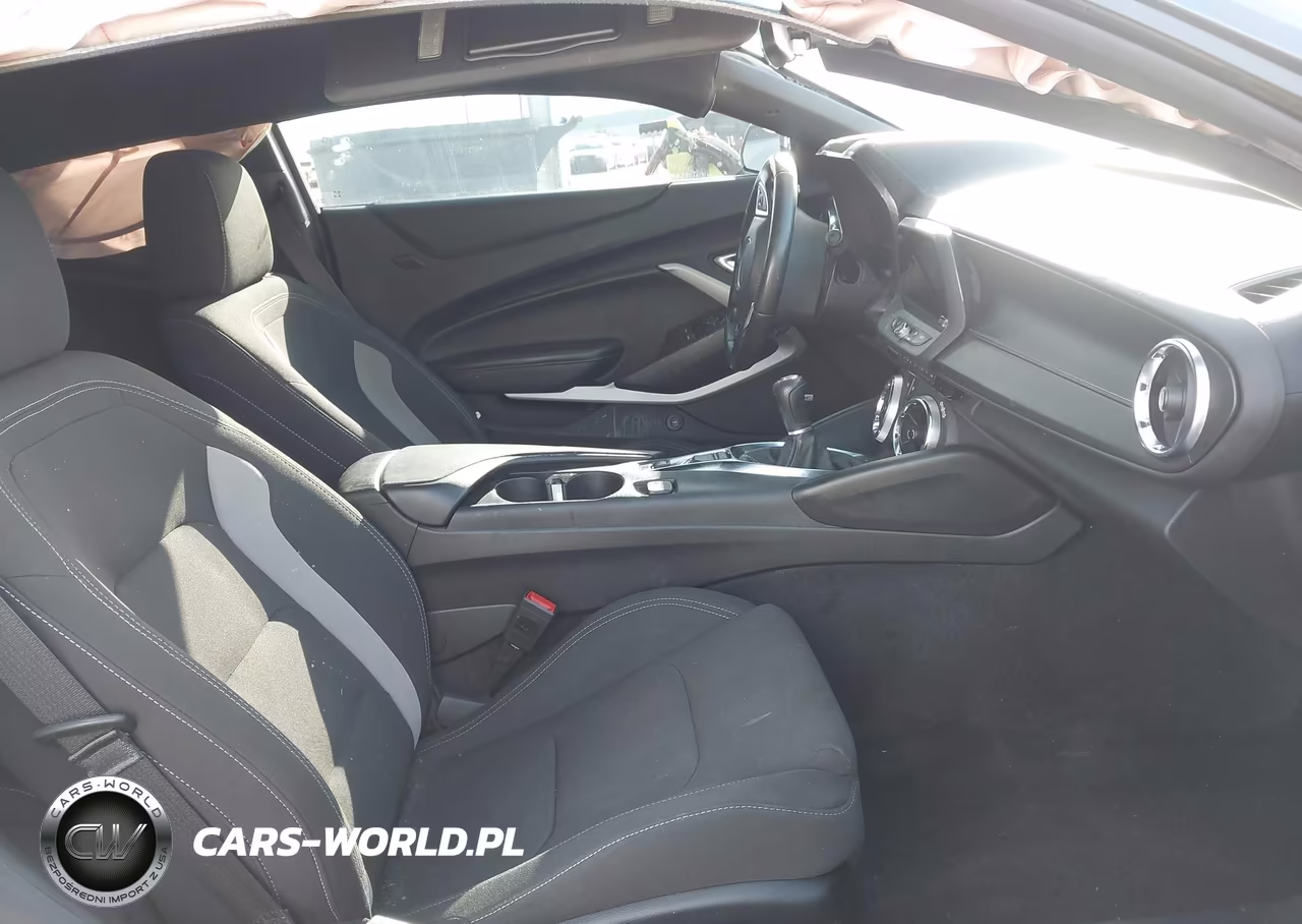 2021 Chevrolet Camaro VIN:1G1FE1R7XM0107542 - 5