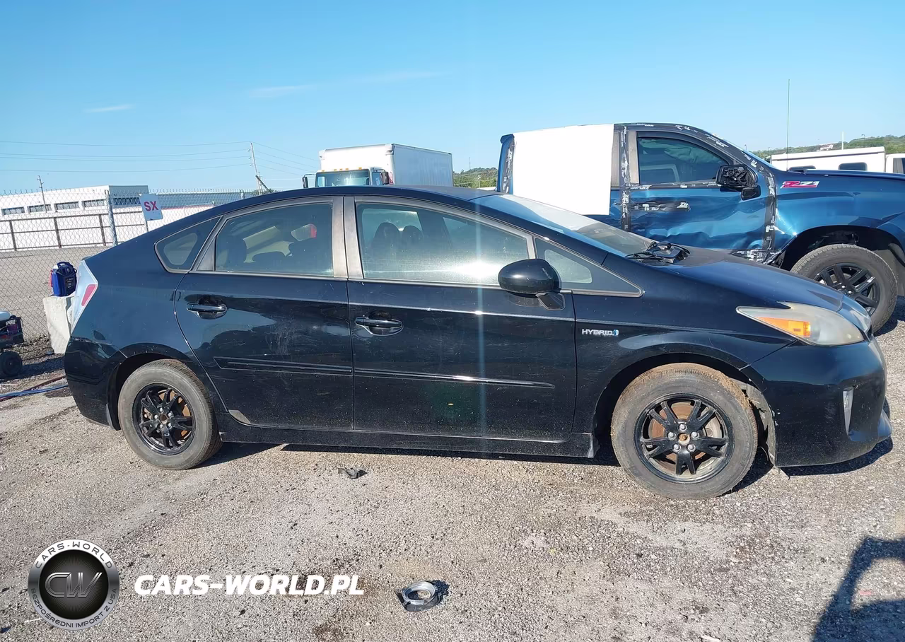 2012 Toyota Prius Two VIN:JTDKN3DU9C5413132 - 13