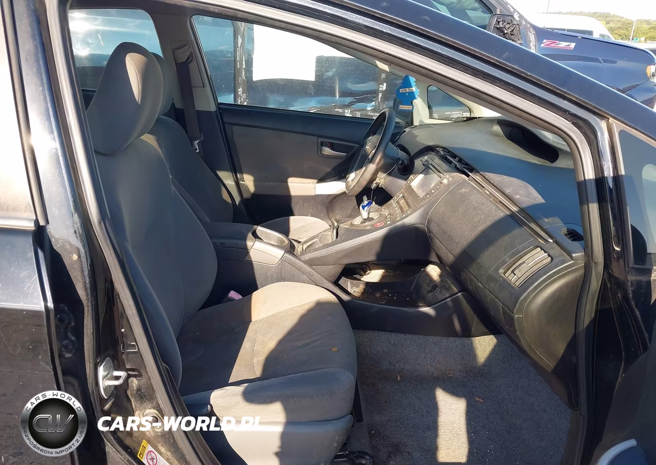 2012 Toyota Prius Two VIN:JTDKN3DU9C5413132 - 5