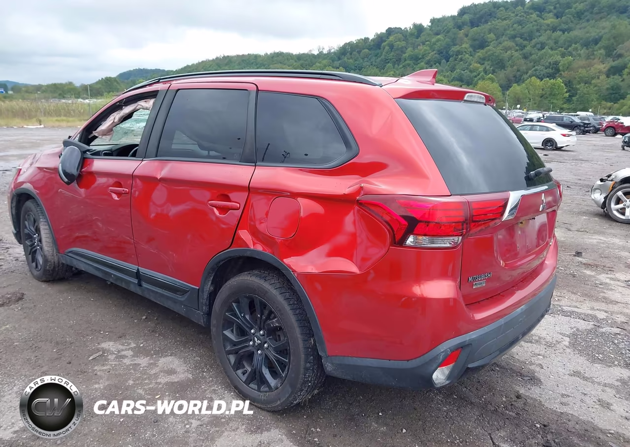 2018 Mitsubishi Outlander Le VIN:JA4AZ3A3XJZ022082 - 3