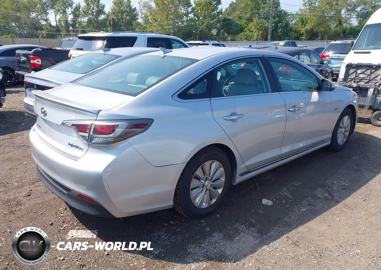 2016 Hyundai Sonata Hybrid Se VIN:KMHE24L18GA022551 - 4