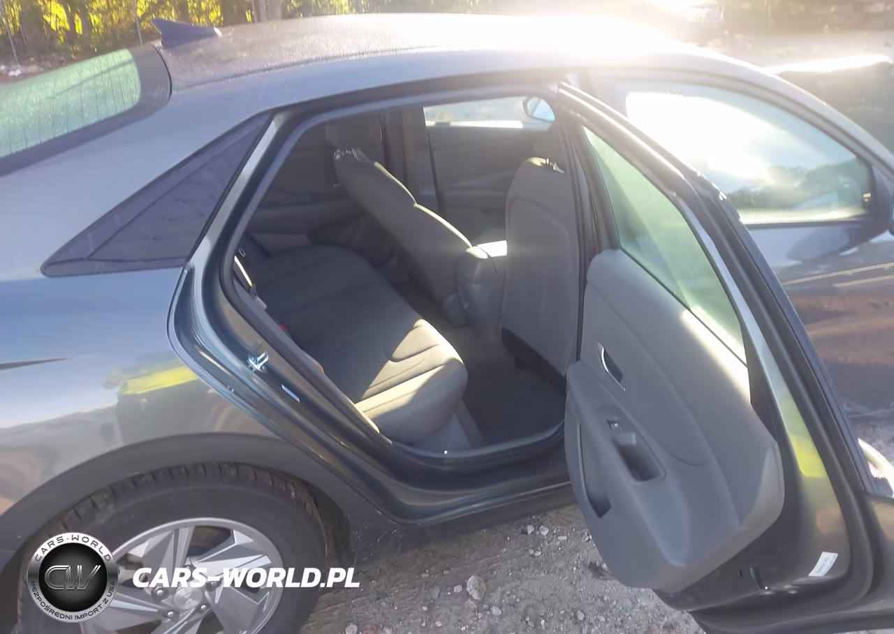 2025 Hyundai Elantra Se VIN:KMHLL4DG5SU980643 - 8