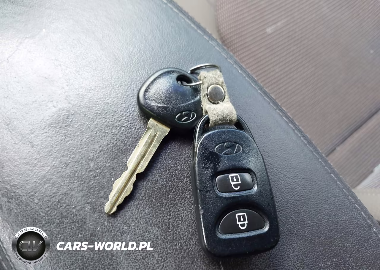 2011 Hyundai Tucson Gls VIN:KM8JU3ACXBU300011 - 11