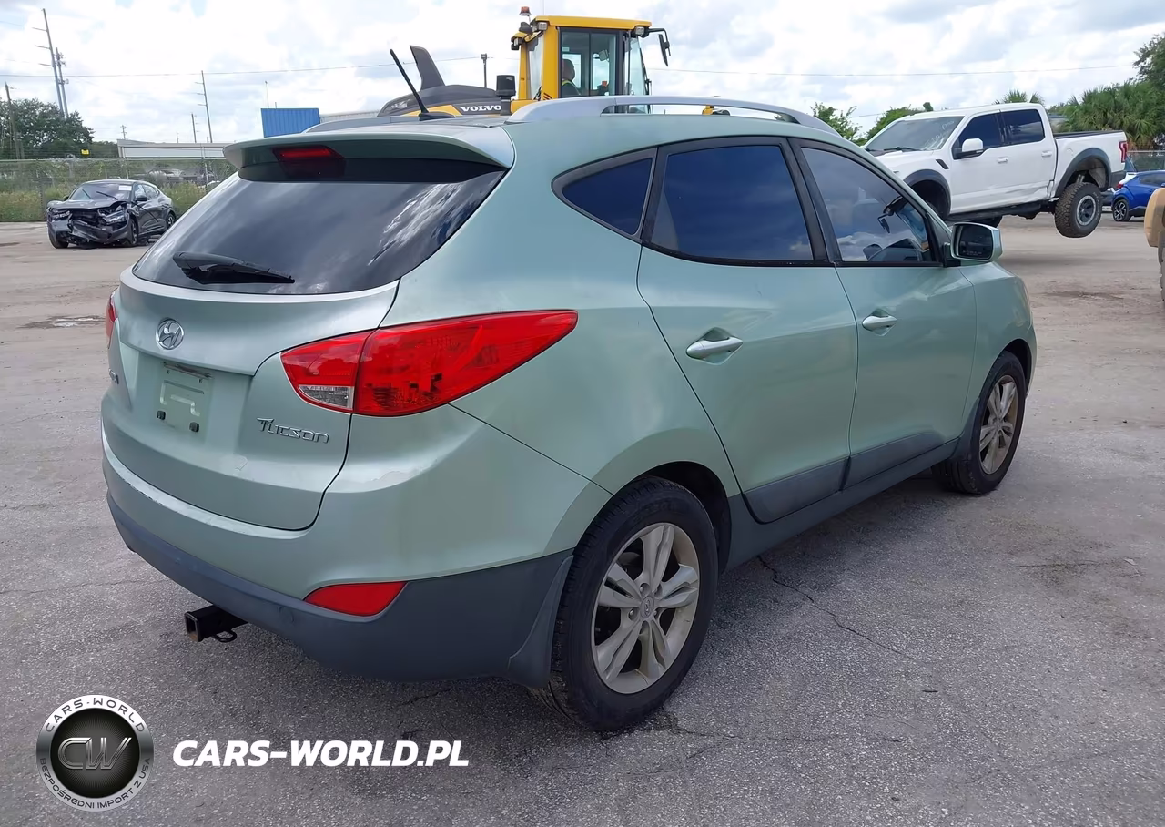 2011 Hyundai Tucson Gls VIN:KM8JU3ACXBU300011 - 4