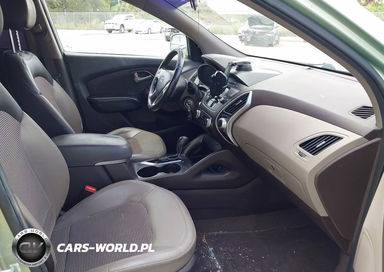 2011 Hyundai Tucson Gls VIN:KM8JU3ACXBU300011 - 5