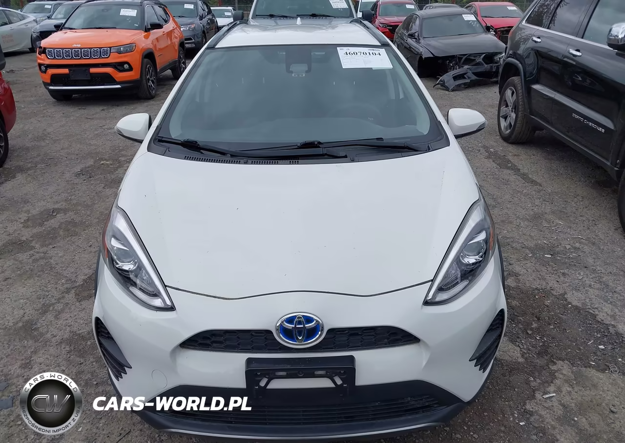 2018 Toyota Prius C Two VIN:JTDKDTB30J1615939 - 12