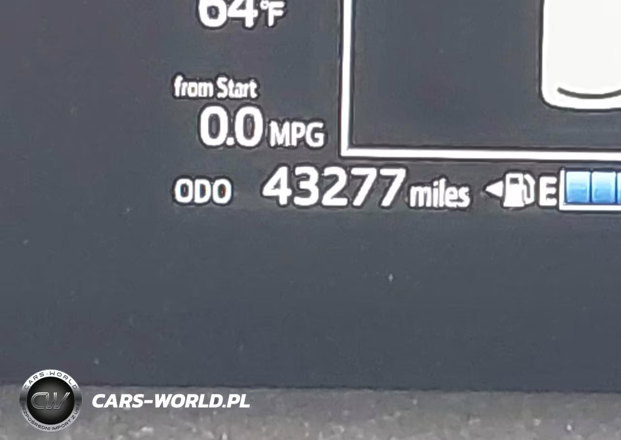 2018 Toyota Prius C Two VIN:JTDKDTB30J1615939 - 15