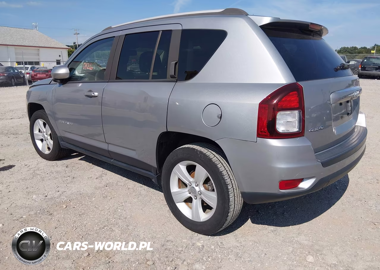 2016 Jeep Compass Latitude VIN:1C4NJDEB8GD724302 - 3