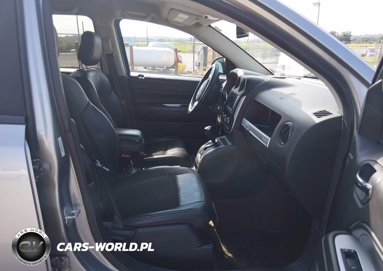 2016 Jeep Compass Latitude VIN:1C4NJDEB8GD724302 - 5