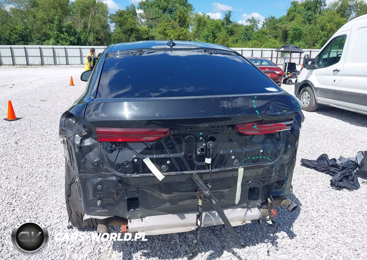 2022 BMW X6 xDrive40I VIN:5UXCY6C08N9L74054 - 6