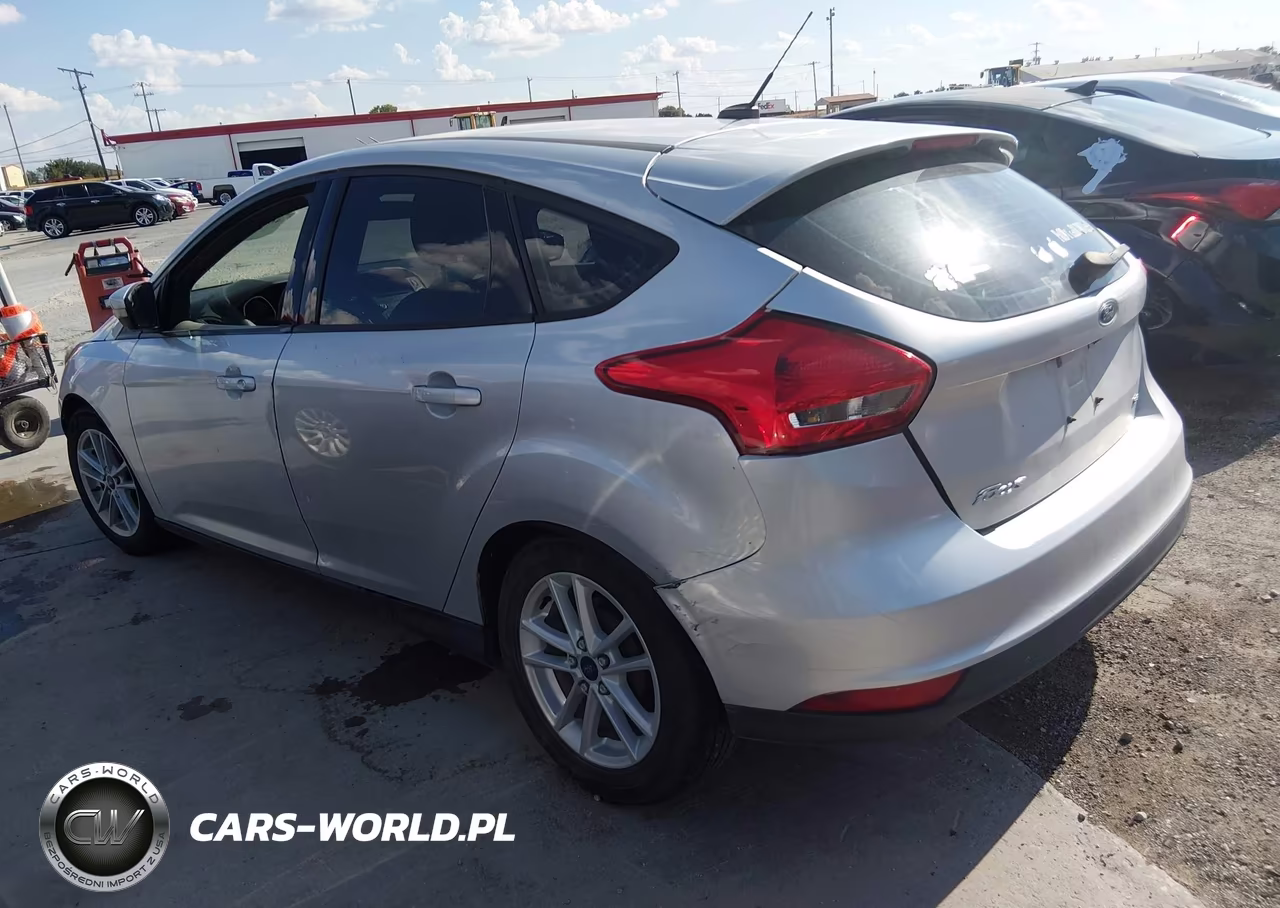 2017 Ford Focus Se VIN:1FADP3K24HL259779 - 3