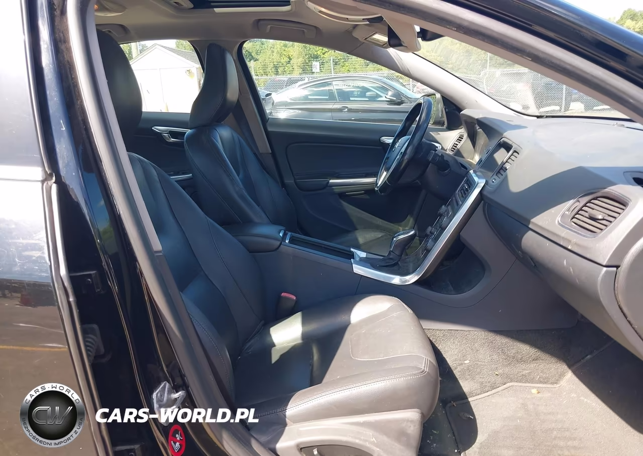 2015 Volvo S60 T5 Premier Plus VIN:YV1612TC1F1309904 - 5