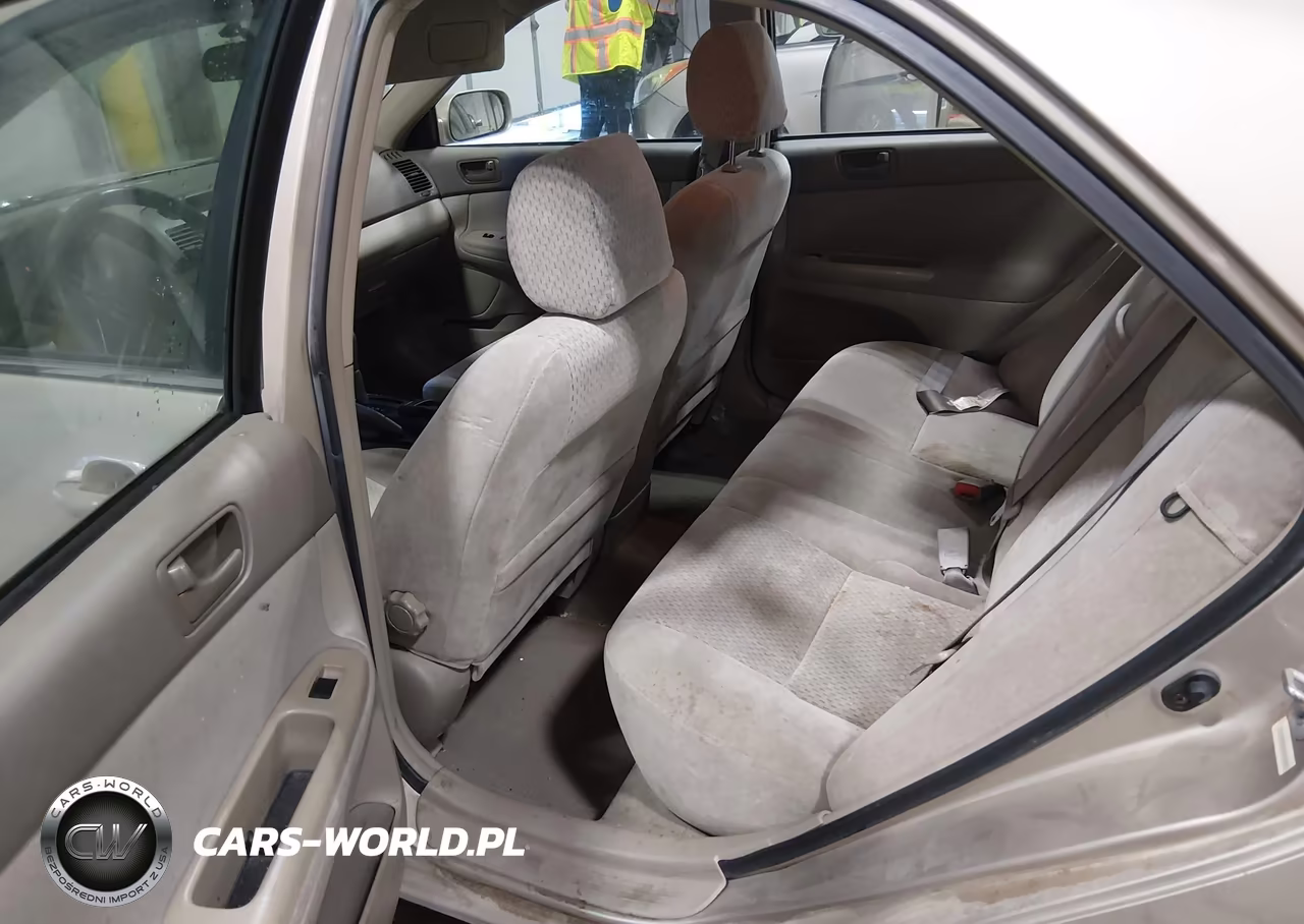 2003 Toyota Camry Le VIN:4T1BE32K83U780865 - 8