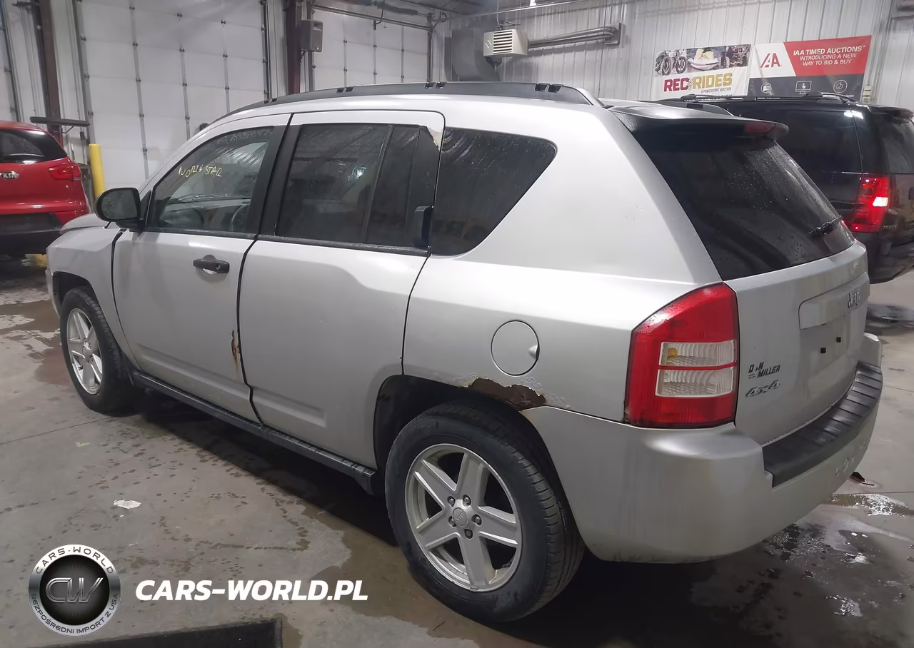 2007 Jeep Compass Sport VIN:1J8FF47W07D204013 - 3