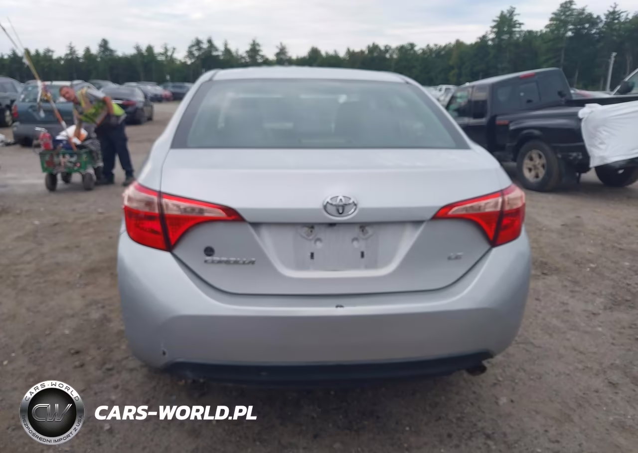 2018 Toyota Corolla Le VIN:2T1BURHEXJC117349 - 17