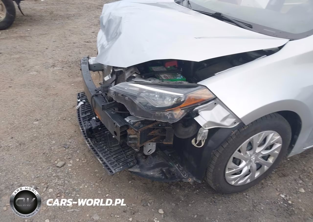 2018 Toyota Corolla Le VIN:2T1BURHEXJC117349 - 18